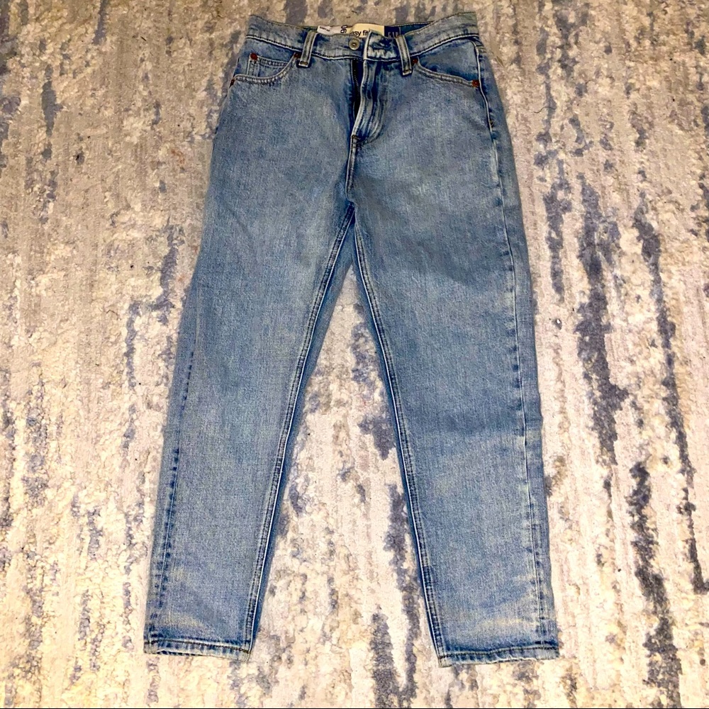 GAP Easy Fit 1990s high waisted straight leg denim. Size 00 Petite. Never worn.